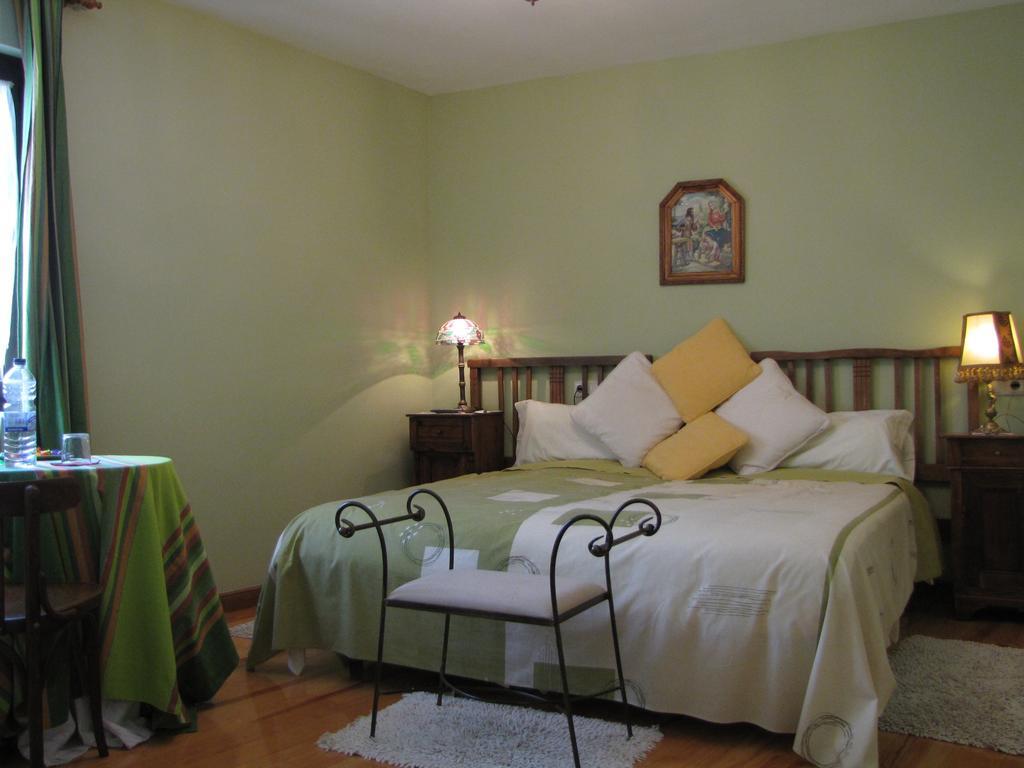 Hostal Rural Huartearena Iza ภายนอก รูปภาพ