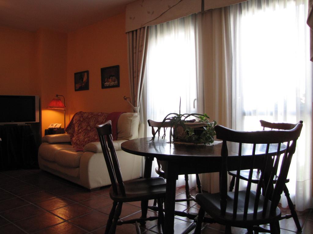 Hostal Rural Huartearena Iza ภายนอก รูปภาพ