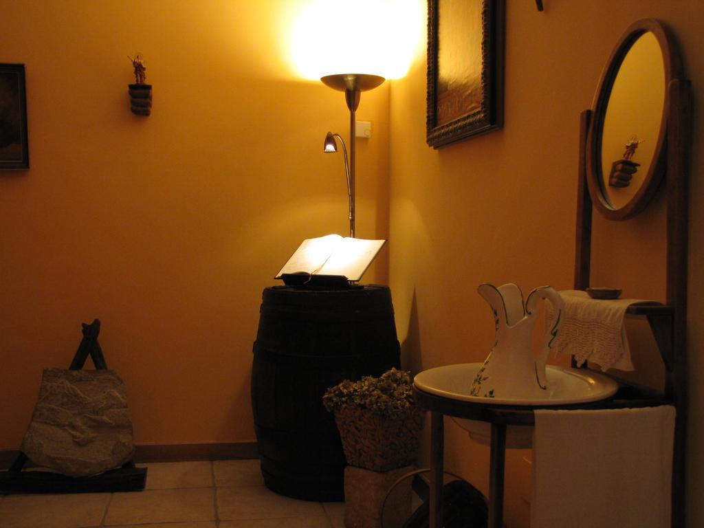 Hostal Rural Huartearena Iza ภายนอก รูปภาพ